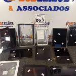 LOTE 063 - 01 LOTE COM VÁRIAS TELAS PARA TABLET MARCAS E MODELOS DIVERSOS. (NO ESTADO) ATENÇÃO! FAZER A VISITAÇÃO ANTES DE ARREMATAR, NÃO SABEMOS SE FUNCIONA. LEILÃO NÃO TEM GARANTIA E NEM DEVOLUÇÃO, SUJEITO A POSSÍVEIS AVARIAS VISÍVEIS/OCULTAS E/OU AUSÊNCIA DE COMPONENTES.