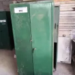 LOTE 005 - 01 ARMÁRIO 02 PORTAS E 01 ARMÁRIO ROUPEIRO INCOMPLETO (NO ESTADO, NÃO SABEMOS SE FUNCIONA. LEILÃO NÃO TEM GARANTIA E NEM DEVOLUÇÃO).