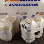 LOTE 168 - 10 LITROS DE CLOROCLEAN, LIMPADOR DESINFETANTE CLORADO PARA INDÚSTRIAS ALIMENTÍCIAS E AFINS E 10 LITROS DE DESINFETANTE HOSPITALAR PARA SUPERFÍCIES FIXAS E ARTIGOS NÃO CRÍTICOS. (NO ESTADO) ATENÇÃO! FAZER A VISITAÇÃO ANTES DE ARREMATAR, NÃO SABEMOS SE FUNCIONA. LEILÃO NÃO TEM GARANTIA E NEM DEVOLUÇÃO, SUJEITO A POSSÍVEIS AVARIAS VISÍVEIS/OCULTAS E/OU AUSÊNCIA DE COMPONENTES.