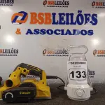 LOTE 133 - 01 PLAINA STANLEY 220V 750W E 01 LAMPIÃO DE ACAMPAMENTO. (NO ESTADO) ATENÇÃO! FAZER A VISITAÇÃO ANTES DE ARREMATAR, NÃO SABEMOS SE FUNCIONA. LEILÃO NÃO TEM GARANTIA E NEM DEVOLUÇÃO, SUJEITO A POSSÍVEIS AVARIAS VISÍVEIS/OCULTAS E/OU AUSÊNCIA DE COMPONENTES.