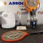 LOTE 184 - 01 CENTRAL DE ALARME E 05 RAQUETES MATA MOSQUITO. (NO ESTADO) ATENÇÃO! FAZER A VISITAÇÃO ANTES DE ARREMATAR, NÃO SABEMOS SE FUNCIONA. LEILÃO NÃO TEM GARANTIA E NEM DEVOLUÇÃO, SUJEITO A POSSÍVEIS AVARIAS VISÍVEIS/OCULTAS E/OU AUSÊNCIA DE COMPONENTES.