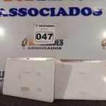 LOTE 047 - 02 TABLET SAMSUNG. (NO ESTADO) ATENÇÃO! FAZER A VISITAÇÃO ANTES DE ARREMATAR, NÃO SABEMOS SE FUNCIONA. LEILÃO NÃO TEM GARANTIA E NEM DEVOLUÇÃO, SUJEITO A POSSÍVEIS AVARIAS VISÍVEIS/OCULTAS E/OU AUSÊNCIA DE COMPONENTES.