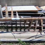 LOTE 107 - 01 ESCADA EM FERRO ESPIRAL (NO ESTADO, NÃO SABEMOS SE FUNCIONA. LEILÃO NÃO TEM GARANTIA E NEM DEVOLUÇÃO).