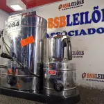 LOTE 084 - 01 CAFETEIRA INDUSTRIAL. (NO ESTADO) ATENÇÃO! FAZER A VISITAÇÃO ANTES DE ARREMATAR, NÃO SABEMOS SE FUNCIONA. LEILÃO NÃO TEM GARANTIA E NEM DEVOLUÇÃO, SUJEITO A POSSÍVEIS AVARIAS VISÍVEIS/OCULTAS E/OU AUSÊNCIA DE COMPONENTES.