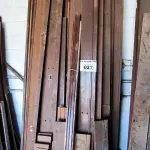 LOTE 027 - 01 LOTE COM PORTAIS EM MADEIRA (NO ESTADO, NÃO SABEMOS SE FUNCIONA. LEILÃO NÃO TEM GARANTIA E NEM DEVOLUÇÃO).