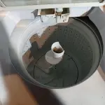 LOTE 205 - 01 MÁQUINA DE LAVAR MARCA ELECTROLUX 9KG 220V. (NO ESTADO) ATENÇÃO! FAZER A VISITAÇÃO ANTES DE ARREMATAR, NÃO SABEMOS SE FUNCIONA. LEILÃO NÃO TEM GARANTIA E NEM DEVOLUÇÃO, SUJEITO A POSSÍVEIS AVARIAS VISÍVEIS/OCULTAS E/OU AUSÊNCIA DE COMPONENTES.
