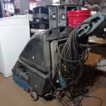 LOTE 209 - 01 MÁQUINA DE LAVAR PISOS INDUSTRIAL. (NO ESTADO) ATENÇÃO! FAZER A VISITAÇÃO ANTES DE ARREMATAR, NÃO SABEMOS SE FUNCIONA. LEILÃO NÃO TEM GARANTIA E NEM DEVOLUÇÃO, SUJEITO A POSSÍVEIS AVARIAS VISÍVEIS/OCULTAS E/OU AUSÊNCIA DE COMPONENTES.