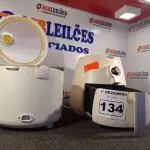 LOTE 134 - 01 AIR FRY E 01 PANELA ELÉTRICA DE FAZER ARROZ. (NO ESTADO) ATENÇÃO! FAZER A VISITAÇÃO ANTES DE ARREMATAR, NÃO SABEMOS SE FUNCIONA. LEILÃO NÃO TEM GARANTIA E NEM DEVOLUÇÃO, SUJEITO A POSSÍVEIS AVARIAS VISÍVEIS/OCULTAS E/OU AUSÊNCIA DE COMPONENTES.