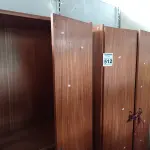 LOTE 512 - 02 ARMÁRIOS EM MADEIRA. (NO ESTADO) ATENÇÃO! FAZER A VISITAÇÃO ANTES DE ARREMATAR, NÃO SABEMOS SE FUNCIONA. LEILÃO NÃO TEM GARANTIA E NEM DEVOLUÇÃO, SUJEITO A POSSÍVEIS AVARIAS VISÍVEIS/OCULTAS E/OU AUSÊNCIA DE COMPONENTES.