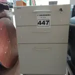 LOTE 447 - 02 GAVETEIROS SENDO 01 COM 04 E OUTRO COM 03 GAVETAS. (NO ESTADO) ATENÇÃO! FAZER A VISITAÇÃO ANTES DE ARREMATAR, NÃO SABEMOS SE FUNCIONA. LEILÃO NÃO TEM GARANTIA E NEM DEVOLUÇÃO, SUJEITO A POSSÍVEIS AVARIAS VISÍVEIS/OCULTAS E/OU AUSÊNCIA DE COMPONENTES.