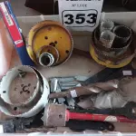 LOTE 353 - 01 LOTE COM VÁRIAS CHAVES, BROCAS E SERRA COPO. (NO ESTADO) ATENÇÃO! FAZER A VISITAÇÃO ANTES DE ARREMATAR, NÃO SABEMOS SE FUNCIONA. LEILÃO NÃO TEM GARANTIA E NEM DEVOLUÇÃO, SUJEITO A POSSÍVEIS AVARIAS VISÍVEIS/OCULTAS E/OU AUSÊNCIA DE COMPONENTES.