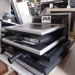 LOTE 268 - 08 MONITORES MARCAS E MODELOS DIVERSOS PARA RETIRADA DE PEÇAS. (NO ESTADO) ATENÇÃO! FAZER A VISITAÇÃO ANTES DE ARREMATAR, NÃO SABEMOS SE FUNCIONA. LEILÃO NÃO TEM GARANTIA E NEM DEVOLUÇÃO, SUJEITO A POSSÍVEIS AVARIAS VISÍVEIS/OCULTAS E/OU AUSÊNCIA DE COMPONENTES.