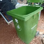 LOTE 519 - 01 CONTAINER HDPE EM-840 360L. (NO ESTADO) ATENÇÃO! FAZER A VISITAÇÃO ANTES DE ARREMATAR, NÃO SABEMOS SE FUNCIONA. LEILÃO NÃO TEM GARANTIA E NEM DEVOLUÇÃO, SUJEITO A POSSÍVEIS AVARIAS VISÍVEIS/OCULTAS E/OU AUSÊNCIA DE COMPONENTES.