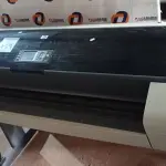 LOTE 453 - 01 PLOTTER MARCA HP MODELO DESIGNJET T1100PS. (NO ESTADO) ATENÇÃO! FAZER A VISITAÇÃO ANTES DE ARREMATAR, NÃO SABEMOS SE FUNCIONA. LEILÃO NÃO TEM GARANTIA E NEM DEVOLUÇÃO, SUJEITO A POSSÍVEIS AVARIAS VISÍVEIS/OCULTAS E/OU AUSÊNCIA DE COMPONENTES.