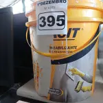 LOTE 395 - 01 BALDE DE VEDACIT, ADITIVO IMPERMEABILIZANTE PARA CONCRETOS E ARGAMASSAS. (NO ESTADO) ATENÇÃO! FAZER A VISITAÇÃO ANTES DE ARREMATAR, NÃO SABEMOS SE FUNCIONA. LEILÃO NÃO TEM GARANTIA E NEM DEVOLUÇÃO, SUJEITO A POSSÍVEIS AVARIAS VISÍVEIS/OCULTAS E/OU AUSÊNCIA DE COMPONENTES.