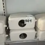 LOTE 501 - 06 CAIXAS DE DESCARGA MARCAS E MODELOS DIVERSOS. (NO ESTADO) ATENÇÃO! FAZER A VISITAÇÃO ANTES DE ARREMATAR, NÃO SABEMOS SE FUNCIONA. LEILÃO NÃO TEM GARANTIA E NEM DEVOLUÇÃO, SUJEITO A POSSÍVEIS AVARIAS VISÍVEIS/OCULTAS E/OU AUSÊNCIA DE COMPONENTES.