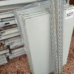 LOTE 527 - 01 ESTANTE DE AÇO COM 08 PRATELEIRAS. (NO ESTADO) ATENÇÃO! FAZER A VISITAÇÃO ANTES DE ARREMATAR, NÃO SABEMOS SE FUNCIONA. LEILÃO NÃO TEM GARANTIA E NEM DEVOLUÇÃO, SUJEITO A POSSÍVEIS AVARIAS VISÍVEIS/OCULTAS E/OU AUSÊNCIA DE COMPONENTES.