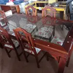 LOTE 482 - 01 MESA DE JANTAR COM TAMPO DE VIDRO E 06 CADEIRAS. (NO ESTADO) ATENÇÃO! FAZER A VISITAÇÃO ANTES DE ARREMATAR, NÃO SABEMOS SE FUNCIONA. LEILÃO NÃO TEM GARANTIA E NEM DEVOLUÇÃO, SUJEITO A POSSÍVEIS AVARIAS VISÍVEIS/OCULTAS E/OU AUSÊNCIA DE COMPONENTES.