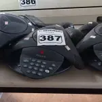 LOTE 387 - 01 LOTE COM VÁRIOS APARELHOS DE AUDIOCONFERÊNCIA. (NO ESTADO) ATENÇÃO! FAZER A VISITAÇÃO ANTES DE ARREMATAR, NÃO SABEMOS SE FUNCIONA. LEILÃO NÃO TEM GARANTIA E NEM DEVOLUÇÃO, SUJEITO A POSSÍVEIS AVARIAS VISÍVEIS/OCULTAS E/OU AUSÊNCIA DE COMPONENTES.