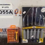 LOTE 055 - 01 KIT DE CHAVES FENDA/PHILIPS E 01 KIT DE CHAVES DE PRECISÃO. (NO ESTADO) ATENÇÃO! FAZER A VISITAÇÃO ANTES DE ARREMATAR, NÃO SABEMOS SE FUNCIONA. LEILÃO NÃO TEM GARANTIA E NEM DEVOLUÇÃO, SUJEITO A POSSÍVEIS AVARIAS VISÍVEIS/OCULTAS E/OU AUSÊNCIA DE COMPONENTES.