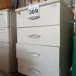 LOTE 309 - 02 GAVETEIROS COM 03 GAVETAS. (NO ESTADO) ATENÇÃO! FAZER A VISITAÇÃO ANTES DE ARREMATAR, NÃO SABEMOS SE FUNCIONA. LEILÃO NÃO TEM GARANTIA E NEM DEVOLUÇÃO, SUJEITO A POSSÍVEIS AVARIAS VISÍVEIS/OCULTAS E/OU AUSÊNCIA DE COMPONENTES.
