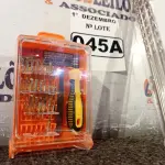 LOTE 045 - 03 BROCAS DE VIDEA 30CM E KIT DE CHAVES DE PRECISÃO. (NO ESTADO) ATENÇÃO! FAZER A VISITAÇÃO ANTES DE ARREMATAR, NÃO SABEMOS SE FUNCIONA. LEILÃO NÃO TEM GARANTIA E NEM DEVOLUÇÃO, SUJEITO A POSSÍVEIS AVARIAS VISÍVEIS/OCULTAS E/OU AUSÊNCIA DE COMPONENTES.