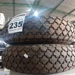 LOTE 235 - 02 PNEUS PARA EMPILHADEIRA 6-00X9. (NO ESTADO) ATENÇÃO! FAZER A VISITAÇÃO ANTES DE ARREMATAR, NÃO SABEMOS SE FUNCIONA. LEILÃO NÃO TEM GARANTIA E NEM DEVOLUÇÃO, SUJEITO A POSSÍVEIS AVARIAS VISÍVEIS/OCULTAS E/OU AUSÊNCIA DE COMPONENTES.