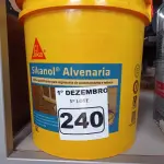 LOTE 240 - 01 BALDE DE SIKANOL ALVENARIA, ADITIVO PLASTIFICANTE PARA ARGAMASSA DE ASSENTAMENTO E REBOCO. (NO ESTADO) ATENÇÃO! FAZER A VISITAÇÃO ANTES DE ARREMATAR, NÃO SABEMOS SE FUNCIONA. LEILÃO NÃO TEM GARANTIA E NEM DEVOLUÇÃO, SUJEITO A POSSÍVEIS AVARIAS VISÍVEIS/OCULTAS E/OU AUSÊNCIA DE COMPONENTES.