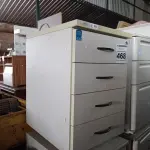 LOTE 468 - 02 GAVETEIROS SENDO 01 COM 04 E OUTRO COM 03 GAVETAS. (NO ESTADO) ATENÇÃO! FAZER A VISITAÇÃO ANTES DE ARREMATAR, NÃO SABEMOS SE FUNCIONA. LEILÃO NÃO TEM GARANTIA E NEM DEVOLUÇÃO, SUJEITO A POSSÍVEIS AVARIAS VISÍVEIS/OCULTAS E/OU AUSÊNCIA DE COMPONENTES.