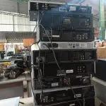 LOTE 261 - 05 VIDEOCASSETES E 04 APARELHOS DE DVD MARCAS E MODELOS DIVERSOS. (NO ESTADO) ATENÇÃO! FAZER A VISITAÇÃO ANTES DE ARREMATAR, NÃO SABEMOS SE FUNCIONA. LEILÃO NÃO TEM GARANTIA E NEM DEVOLUÇÃO, SUJEITO A POSSÍVEIS AVARIAS VISÍVEIS/OCULTAS E/OU AUSÊNCIA DE COMPONENTES.
