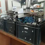 LOTE 251 - 03 CAIXAS COM MATERIAIS DIVERSOS. (NO ESTADO) ATENÇÃO! FAZER A VISITAÇÃO ANTES DE ARREMATAR, NÃO SABEMOS SE FUNCIONA. LEILÃO NÃO TEM GARANTIA E NEM DEVOLUÇÃO, SUJEITO A POSSÍVEIS AVARIAS VISÍVEIS/OCULTAS E/OU AUSÊNCIA DE COMPONENTES.