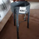 LOTE 486 - 01 FOGÃO DE 01 BOCA. (NO ESTADO) ATENÇÃO! FAZER A VISITAÇÃO ANTES DE ARREMATAR, NÃO SABEMOS SE FUNCIONA. LEILÃO NÃO TEM GARANTIA E NEM DEVOLUÇÃO, SUJEITO A POSSÍVEIS AVARIAS VISÍVEIS/OCULTAS E/OU AUSÊNCIA DE COMPONENTES.