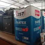 LOTE 257 - 01 LATA DE TINTA IQUINE DIATEX PINTA MAIS 18L FOSCO MARACUJÁ. (NO ESTADO) ATENÇÃO! FAZER A VISITAÇÃO ANTES DE ARREMATAR, NÃO SABEMOS SE FUNCIONA. LEILÃO NÃO TEM GARANTIA E NEM DEVOLUÇÃO, SUJEITO A POSSÍVEIS AVARIAS VISÍVEIS/OCULTAS E/OU AUSÊNCIA DE COMPONENTES.