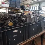 LOTE 258 - 03 CAIXAS COM VÁRIOS APARELHOS DE TELEFONE E ELETRÔNICOS DIVERSOS. (NO ESTADO) ATENÇÃO! FAZER A VISITAÇÃO ANTES DE ARREMATAR, NÃO SABEMOS SE FUNCIONA. LEILÃO NÃO TEM GARANTIA E NEM DEVOLUÇÃO, SUJEITO A POSSÍVEIS AVARIAS VISÍVEIS/OCULTAS E/OU AUSÊNCIA DE COMPONENTES.