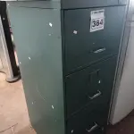 LOTE 384 - 01 ARQUIVO DE AÇO COM 04 GAVETAS. (NO ESTADO) ATENÇÃO! FAZER A VISITAÇÃO ANTES DE ARREMATAR, NÃO SABEMOS SE FUNCIONA. LEILÃO NÃO TEM GARANTIA E NEM DEVOLUÇÃO, SUJEITO A POSSÍVEIS AVARIAS VISÍVEIS/OCULTAS E/OU AUSÊNCIA DE COMPONENTES.