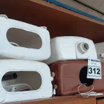 LOTE 312 - 06 CAIXAS DE DESCARGA MARCAS E MODELOS DIVERSOS. (NO ESTADO) ATENÇÃO! FAZER A VISITAÇÃO ANTES DE ARREMATAR, NÃO SABEMOS SE FUNCIONA. LEILÃO NÃO TEM GARANTIA E NEM DEVOLUÇÃO, SUJEITO A POSSÍVEIS AVARIAS VISÍVEIS/OCULTAS E/OU AUSÊNCIA DE COMPONENTES.