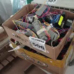 LOTE 506 - 01 LOTE COM GRANDE QUANTIDADE DE TOMADAS COM RABICHO PRETA E VERMELHA E REATORES PARA LÂMPADAS FLUORESCENTE MARCAS E MODELOS DIVERSOS. (NO ESTADO) ATENÇÃO! FAZER A VISITAÇÃO ANTES DE ARREMATAR, NÃO SABEMOS SE FUNCIONA. LEILÃO NÃO TEM GARANTIA E NEM DEVOLUÇÃO, SUJEITO A POSSÍVEIS AVARIAS VISÍVEIS/OCULTAS E/OU AUSÊNCIA DE COMPONENTES.