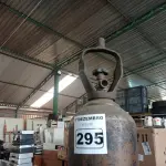 LOTE 295 - 01 CILINDRO. (NO ESTADO) ATENÇÃO! FAZER A VISITAÇÃO ANTES DE ARREMATAR, NÃO SABEMOS SE FUNCIONA. LEILÃO NÃO TEM GARANTIA E NEM DEVOLUÇÃO, SUJEITO A POSSÍVEIS AVARIAS VISÍVEIS/OCULTAS E/OU AUSÊNCIA DE COMPONENTES.