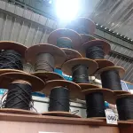 LOTE 060 - 01 LOTE COM VÁRIOS PEDAÇOS DE FIBRA ÓTICA. (NO ESTADO) ATENÇÃO! FAZER A VISITAÇÃO ANTES DE ARREMATAR, NÃO SABEMOS SE FUNCIONA. LEILÃO NÃO TEM GARANTIA E NEM DEVOLUÇÃO, SUJEITO A POSSÍVEIS AVARIAS VISÍVEIS/OCULTAS E/OU AUSÊNCIA DE COMPONENTES.