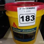 LOTE 183 - 01 BALDE DE SIKANOL ALVENARIA, ADITIVO PLASTIFICANTE PARA ARGAMASSA DE ASSENTAMENTO E REBOCO 18L. (NO ESTADO) ATENÇÃO! FAZER A VISITAÇÃO ANTES DE ARREMATAR, NÃO SABEMOS SE FUNCIONA. LEILÃO NÃO TEM GARANTIA E NEM DEVOLUÇÃO, SUJEITO A POSSÍVEIS AVARIAS VISÍVEIS/OCULTAS E/OU AUSÊNCIA DE COMPONENTES.