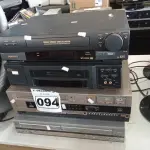 LOTE 094 - 03 VIDEOCASSETES E 01 APARELHO DE DVD MARCAS E MODELOS DIVERSOS. (NO ESTADO) ATENÇÃO! FAZER A VISITAÇÃO ANTES DE ARREMATAR, NÃO SABEMOS SE FUNCIONA. LEILÃO NÃO TEM GARANTIA E NEM DEVOLUÇÃO, SUJEITO A POSSÍVEIS AVARIAS VISÍVEIS/OCULTAS E/OU AUSÊNCIA DE COMPONENTES.