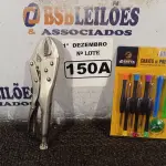 LOTE 150 - 01 ALICATE DE PRESSÃO E 01 KIT DE CHAVES DE PRECISÃO. (NO ESTADO) ATENÇÃO! FAZER A VISITAÇÃO ANTES DE ARREMATAR, NÃO SABEMOS SE FUNCIONA. LEILÃO NÃO TEM GARANTIA E NEM DEVOLUÇÃO, SUJEITO A POSSÍVEIS AVARIAS VISÍVEIS/OCULTAS E/OU AUSÊNCIA DE COMPONENTES.