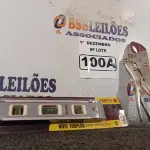 LOTE 100 - 01 NÍVEL DE MÃO E 01 ALICATE DE PRESSÃO. (NO ESTADO) ATENÇÃO! FAZER A VISITAÇÃO ANTES DE ARREMATAR, NÃO SABEMOS SE FUNCIONA. LEILÃO NÃO TEM GARANTIA E NEM DEVOLUÇÃO, SUJEITO A POSSÍVEIS AVARIAS VISÍVEIS/OCULTAS E/OU AUSÊNCIA DE COMPONENTES.