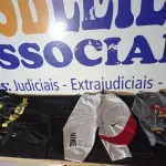 LOTE 057 - 01 LOTE COM APROXIMADAMENTE 12 PEÇAS DE ROUPAS.(NO ESTADO, NÃO SABEMOS SE FUNCIONA. LEILÃO NÃO TEM GARANTIA E NEM DEVOLUÇÃO, SUJEITO A POSSÍVEIS AVARIAS VISÍVEIS/OCULTAS E/OU AUSÊNCIA DE COMPONENTES)