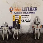 LOTE 235 - 01 ALICATE UNIVERSAL, 01 ALICATE DE BICO 6” E 01 ALICATE DE CORTE. (NO ESTADO) ATENÇÃO! FAZER A VISITAÇÃO ANTES DE ARREMATAR, NÃO SABEMOS SE FUNCIONA. LEILÃO NÃO TEM GARANTIA E NEM DEVOLUÇÃO, SUJEITO A POSSÍVEIS AVARIAS VISÍVEIS/OCULTAS E/OU AUSÊNCIA DE COMPONENTES.