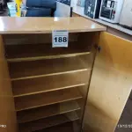 LOTE 188 - 01 ARMÁRIO BAIXO EM MADEIRA COM 02 PORTAS E 06 PRATELEIRAS. (NO ESTADO) ATENÇÃO! FAZER A VISITAÇÃO ANTES DE ARREMATAR, NÃO SABEMOS SE FUNCIONA. LEILÃO NÃO TEM GARANTIA E NEM DEVOLUÇÃO, SUJEITO A POSSÍVEIS AVARIAS VISÍVEIS/OCULTAS E/OU AUSÊNCIA DE COMPONENTES.