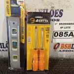 LOTE 085 - 01 NÍVEL DE MÃO E 01 DE CHAVES FENDA/PHILIPS 02 PEÇAS. (NO ESTADO) ATENÇÃO! FAZER A VISITAÇÃO ANTES DE ARREMATAR, NÃO SABEMOS SE FUNCIONA. LEILÃO NÃO TEM GARANTIA E NEM DEVOLUÇÃO, SUJEITO A POSSÍVEIS AVARIAS VISÍVEIS/OCULTAS E/OU AUSÊNCIA DE COMPONENTES.