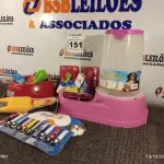 LOTE 151 - 01 KIT DE ACESSÓRIOS PARA PET CONTENDO: PET PLAY GRAVETO, PET PLAY PICOLÉ, PET PLAY COXA DE FRANGO, OSSINHO LISO, BOLA SOL MORDEDOR, DISPLAY BORBOLETA, MORDEDOR FRANGO “M”, BIFE BARULHO, PET PLAY PNEU, COMEDOURO PRATICO 6,5L, SUPER PET ENGLOOB E COMEDOURO 3914. (NO ESTADO) ATENÇÃO! FAZER A VISITAÇÃO ANTES DE ARREMATAR, NÃO SABEMOS SE FUNCIONA. LEILÃO NÃO TEM GARANTIA E NEM DEVOLUÇÃO, SUJEITO A POSSÍVEIS AVARIAS VISÍVEIS/OCULTAS E/OU AUSÊNCIA DE COMPONENTES.