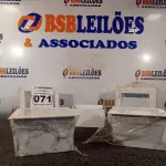LOTE 071 - 04 LUMINÁRIAS DE EMBUTIR. (NO ESTADO) ATENÇÃO! FAZER A VISITAÇÃO ANTES DE ARREMATAR, NÃO SABEMOS SE FUNCIONA. LEILÃO NÃO TEM GARANTIA E NEM DEVOLUÇÃO, SUJEITO A POSSÍVEIS AVARIAS VISÍVEIS/OCULTAS E/OU AUSÊNCIA DE COMPONENTES.