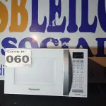 LOTE 060 - 01 - MICRO-ONDAS PANASONIC 21 LITROS 110VOLTS (NO ESTADO, NÃO SABEMOS SE FUNCIONA. LEILÃO NÃO TEM GARANTIA E NEM DEVOLUÇÃO, SUJEITO A POSSÍVEIS AVARIAS VISÍVEIS/OCULTAS E/OU AUSÊNCIA DE COMPONENTES)